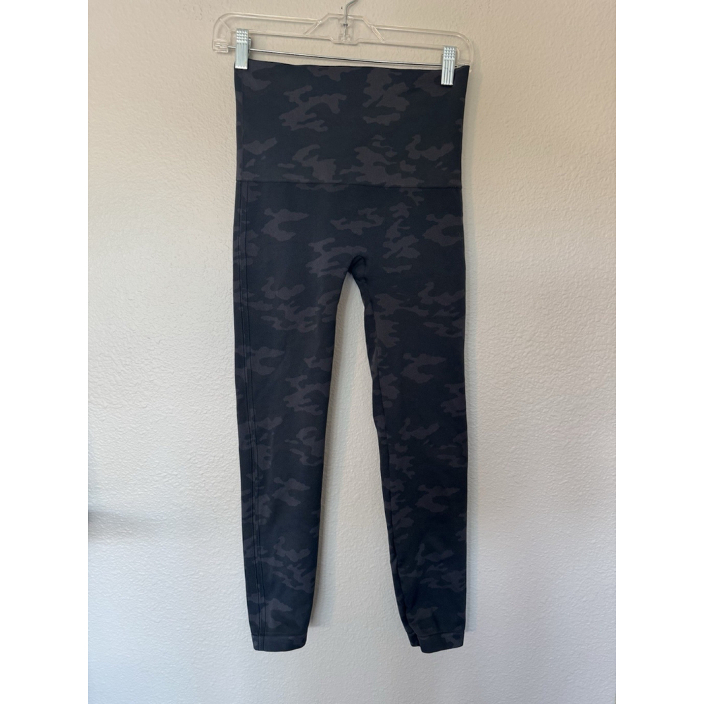 SPANX Leggings Camo Look at Me Now Seamless Crop High Rise Gray Black XL